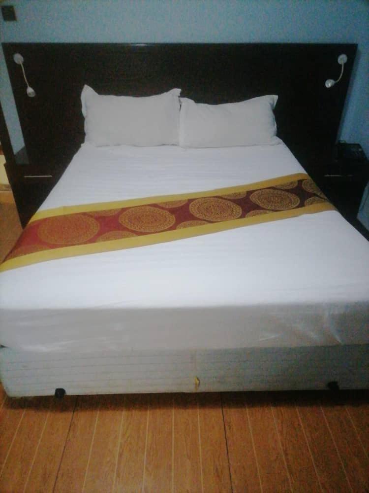White City Inn Gaborone Ngoại thất bức ảnh